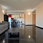 アパート Rocha Tower 11d *