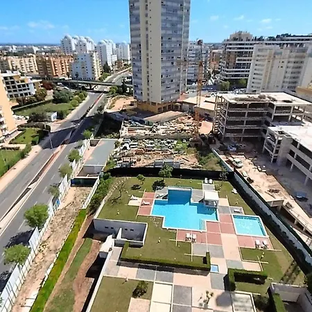 Apartament Rocha Tower 11d *