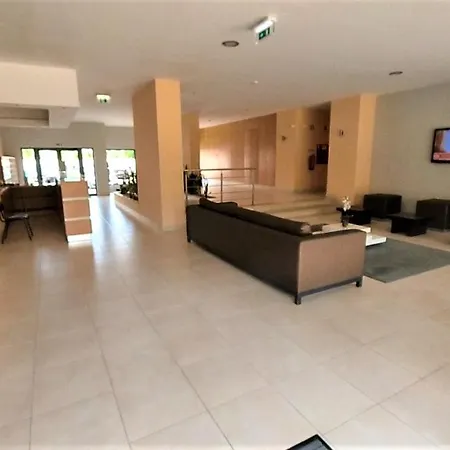 Rocha Tower 11d-11e *