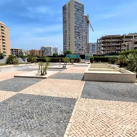 Rocha Tower 11d-11e Apartment